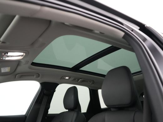 Volvo  XC60 B4 Ultimate Bright | BTW-auto | Head-Up | Harman Kardon | Panoramadak | 360° Camera | Lederen Das... ActivLease financial lease