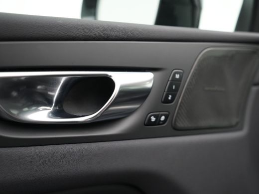Volvo  XC60 B4 Ultimate Bright | BTW-auto | Head-Up | Harman Kardon | Panoramadak | 360° Camera | Lederen Das... ActivLease financial lease