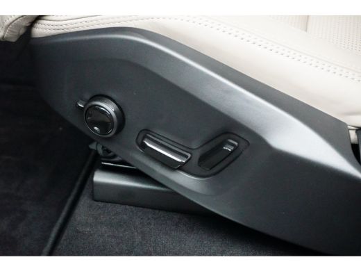 Volvo  XC90 2.0 T8 Plug-in hybrid AWD Ultra Dark | Nieuwe auto | 8 km | Luchtvering | Bowers & Wilkins | 360°... ActivLease financial lease