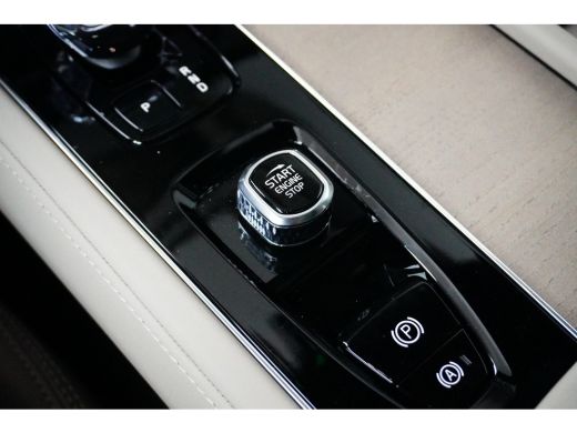 Volvo  XC90 2.0 T8 Plug-in hybrid AWD Ultra Dark | Nieuwe auto | 8 km | Luchtvering | Bowers & Wilkins | 360°... ActivLease financial lease