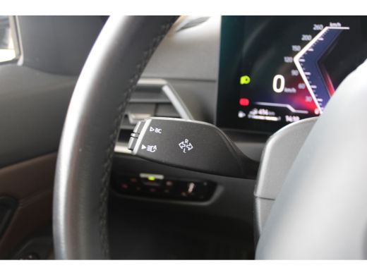 BMW 3 Serie Touring 320e | Facelift | 18 inch | Carplay | ActivLease financial lease