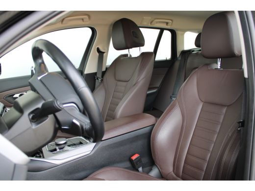 BMW 3 Serie Touring 320e | Facelift | 18 inch | Carplay | ActivLease financial lease