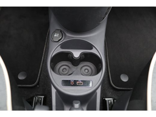 Fiat 500C 0.9 TwinAir Turbo Lounge | Airco | Bandenspanningscontrolesysteem | Bestuurdersairbag ActivLease financial lease