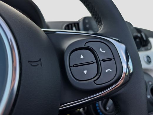 Fiat 500C 1.0 Hybrid Dolcevita Finale Carplay/android auto | Parkeersensoren achter | Cruise control | Airco | ActivLease financial lease