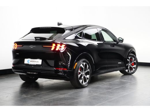 Ford Mustang Mach-E Mach-E Extended AWD 98 kWh | Pano-dak | B&O Audio | Memory stoel | 360 Camera | Technology pack+ ... ActivLease financial lease