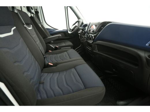 Iveco Daily 35 S14 2.3D L2H2 | Automaat | 3500KG Trekgew. | Trekh. | Airco | Cruise | 3-Zits ActivLease financial lease