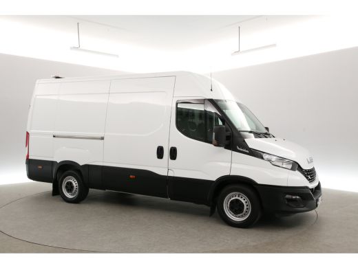 Iveco Daily 35 S14 2.3D L2H2 | Automaat | 3500KG Trekgew. | Trekh. | Airco | Cruise | 3-Zits ActivLease financial lease