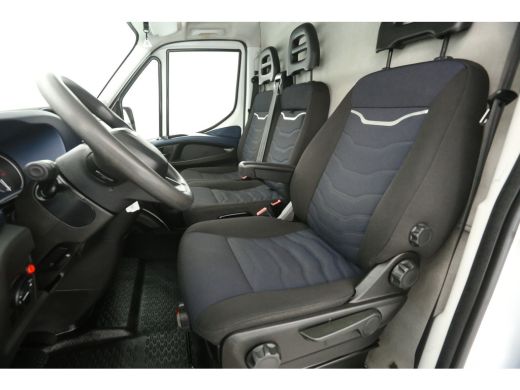 Iveco Daily 35 S14 2.3D L2H2 | Automaat | 3500KG Trekgew. | Trekh. | Airco | Cruise | 3-Zits ActivLease financial lease