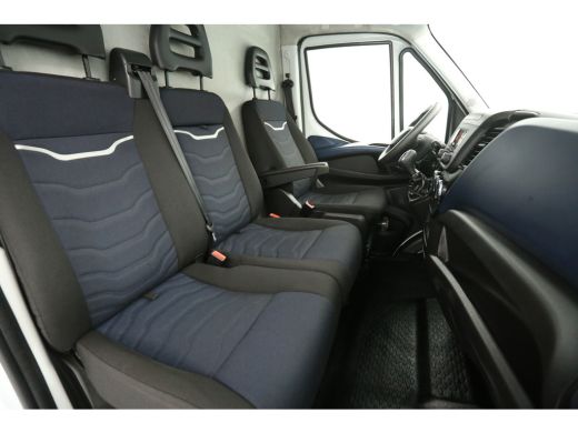 Iveco Daily 35 S14 2.3D L2H2 | Automaat | 3500KG Trekgew. | Trekh. | Airco | Cruise | 3-Zits ActivLease financial lease