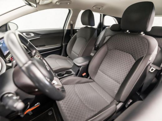 Kia Ceed Sportswagon 1.0 T-GDi Dynamic Sport Automaat (APPLE CARPLAY, GROOT NAVI, CLIMATE, CAMERA, GETINT GLAS, PORTST... ActivLease financial lease