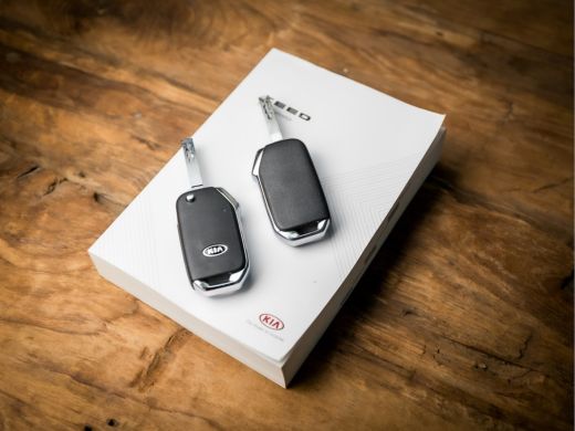 Kia Ceed Sportswagon 1.0 T-GDi Dynamic Sport Automaat (APPLE CARPLAY, GROOT NAVI, CLIMATE, CAMERA, GETINT GLAS, PORTST... ActivLease financial lease