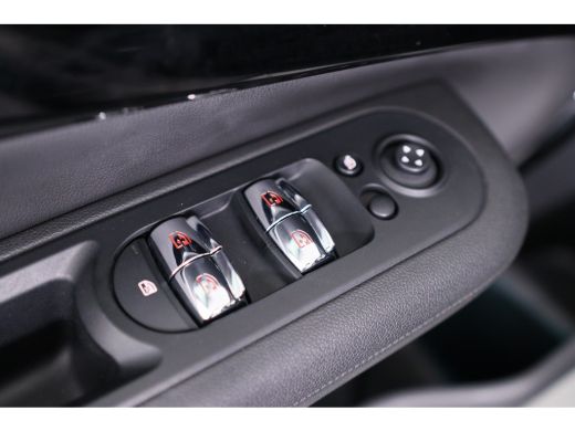 Mini Clubman 1.5 Cooper Classic | Automaat | Dealer Onderhouden | Panoramadak | Navigatie | Keyless | Stoelver... ActivLease financial lease