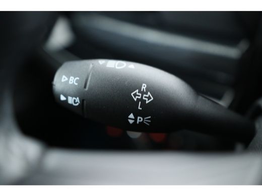 Mini Clubman 1.5 Cooper Classic | Automaat | Dealer Onderhouden | Panoramadak | Navigatie | Keyless | Stoelver... ActivLease financial lease