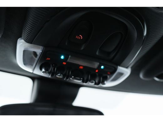 Mini Clubman 1.5 Cooper Classic | Automaat | Dealer Onderhouden | Panoramadak | Navigatie | Keyless | Stoelver... ActivLease financial lease