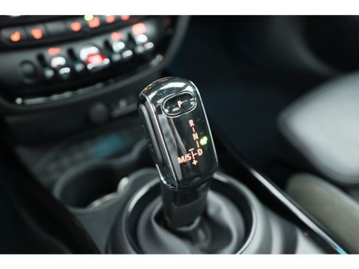 Mini Clubman 1.5 Cooper Classic | Automaat | Dealer Onderhouden | Panoramadak | Navigatie | Keyless | Stoelver... ActivLease financial lease