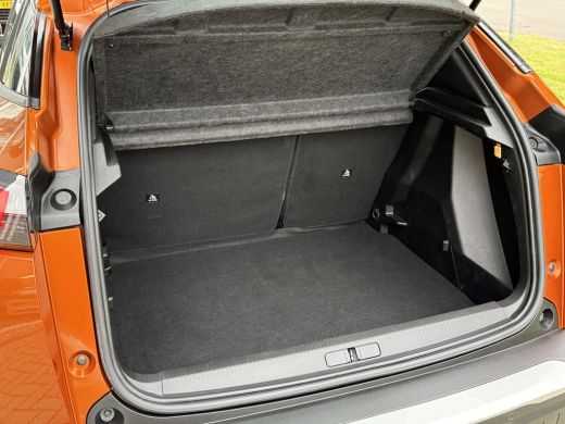Peugeot 2008 1.2 PureTech 100 Active Metallic | App Connect ActivLease financial lease