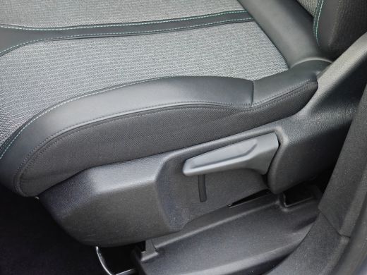 Peugeot 3008 1.6 plug-in Hybrid 195 Allure ActivLease financial lease