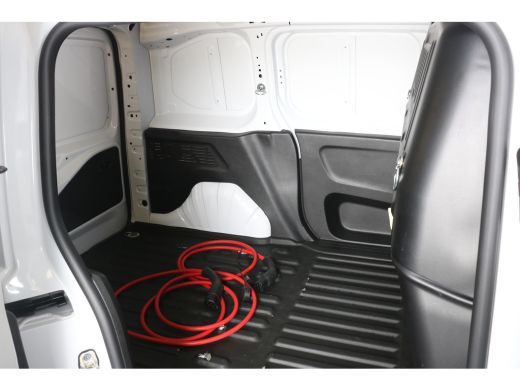 Peugeot Partner 50kWh 136PK L1 | 3-zits | Navi | Airco | Cruise | Dodehoeksensoren | Parkeersensoren V+A | ActivLease financial lease