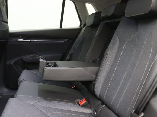 Skoda Elroq 60 Business Edition 204PK Warmtepomp, Keyless, Adaptieve Cruise Controle, Achteruitrijcamera, Sid... ActivLease financial lease