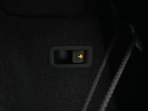 Skoda Karoq 1.5 TSI ACT 150pk DSG Sportline Business Navigatie CantonSound Stoelverwarming Camera Carplay Sid... ActivLease financial lease