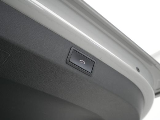 Skoda Karoq 1.5 TSI ACT 150pk DSG Sportline Business Navigatie CantonSound Stoelverwarming Camera Carplay Sid... ActivLease financial lease