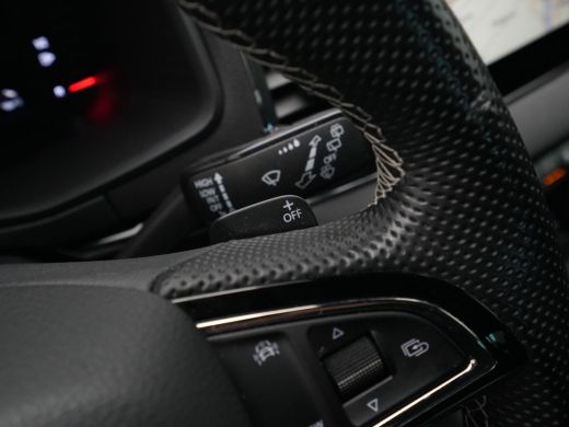 Skoda Karoq 1.5 TSI ACT 150pk DSG Sportline Business Navigatie CantonSound Stoelverwarming Camera Carplay Sid... ActivLease financial lease