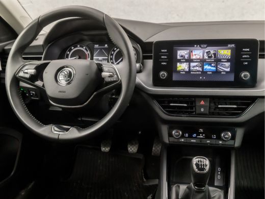 Skoda Scala 1.0 TSI Sportline (FACELIFT, APPLE CARPLAY, GROOT NAVI, CLIMATE, GETINT GLAS, SPORTSTOELEN, LM VE... ActivLease financial lease