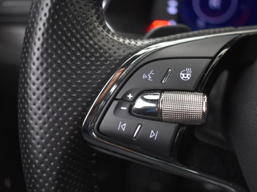 Skoda Superb Combi 1.4 TSI iV Sportline Business 218pk DSG/AUTO | Canton audiosysteem | Elektrische stoelen me... ActivLease financial lease