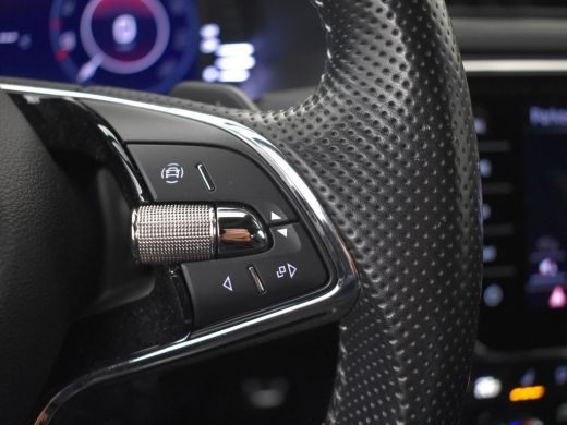 Skoda Superb Combi 1.4 TSI iV Sportline Business 218pk DSG/AUTO | Canton audiosysteem | Elektrische stoelen me... ActivLease financial lease