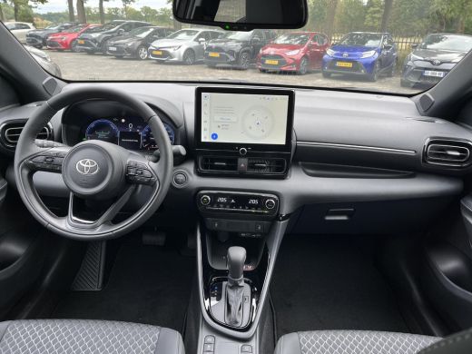 Toyota Yaris 1.5 Hybrid 130 Executive | Ash Grey Metallic | Direct uit voorraad leverbaar ActivLease financial lease