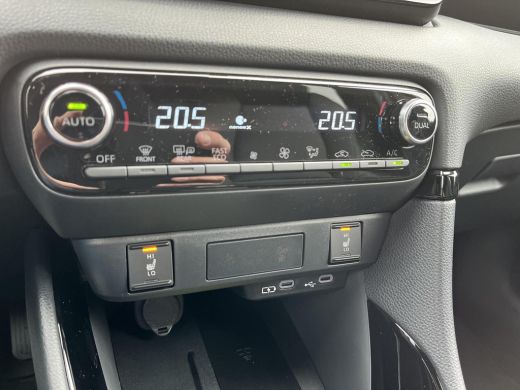 Toyota Yaris 1.5 Hybrid 130 Executive | Ash Grey Metallic | Direct uit voorraad leverbaar ActivLease financial lease