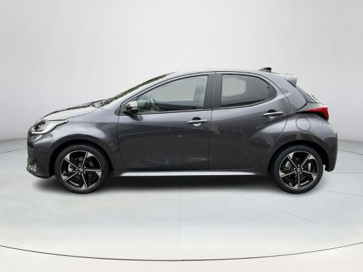 Toyota Yaris 1.5 Hybrid 130 Executive | Ash Grey Metallic | Direct uit voorraad leverbaar ActivLease financial lease