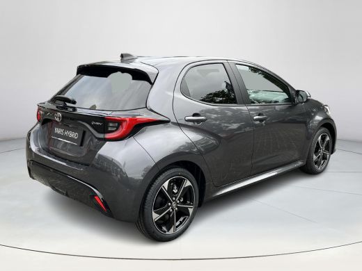 Toyota Yaris 1.5 Hybrid 130 Executive | Ash Grey Metallic | Direct uit voorraad leverbaar ActivLease financial lease