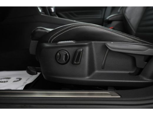 Volkswagen Passat Variant 1.4 TSI PHEV GTE Business Automaat, Digital dash, Panorama dak, Volleder! ActivLease financial lease