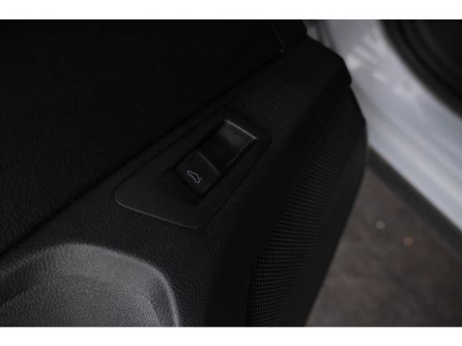 Volkswagen T-Roc 1.5 TSI Sport Automaat, Apple carplay, Panorama ActivLease financial lease