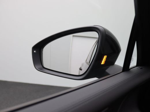 Volkswagen Tiguan 1.5 eHybrid Life Edition 204PK DSG Trekhaak, Stoel-Stuurverwarming, 19" LM Velgen, Achteruitrijca... ActivLease financial lease