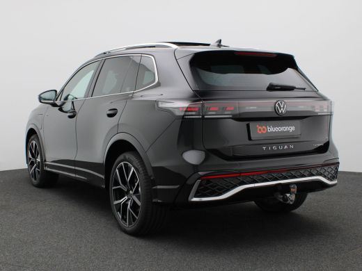 Volkswagen Tiguan 1.5 eHybrid R-Line Edition 272PK DSG Pano-Schuifdak, 360gr. camera, Adaptieve Cruise Controle, Ma... ActivLease financial lease