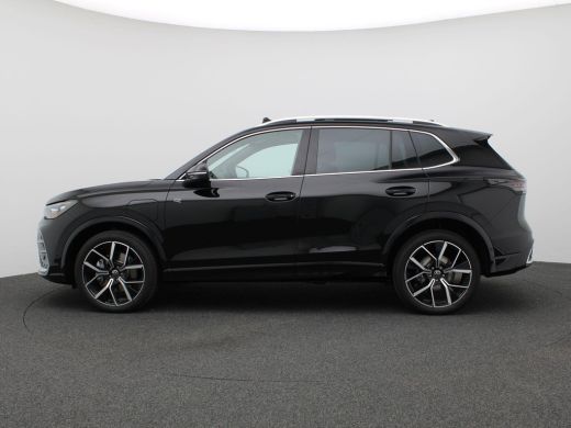 Volkswagen Tiguan 1.5 eHybrid R-Line Edition 272PK DSG Trekhaak, Pano-Schuifdak, Lederen Bekleding, 360gr. Camera, ... ActivLease financial lease