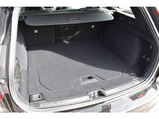 Volvo  V60 T6 AWD Plus Dark | Panoramadak | Trekhaak | 360cam | ActivLease financial lease