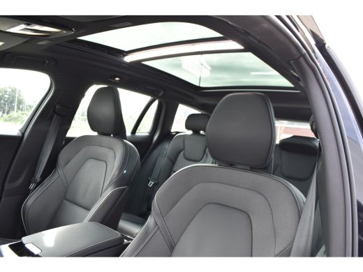 Volvo  V60 T6 AWD Plus Dark | Panoramadak | Trekhaak | 360cam | ActivLease financial lease