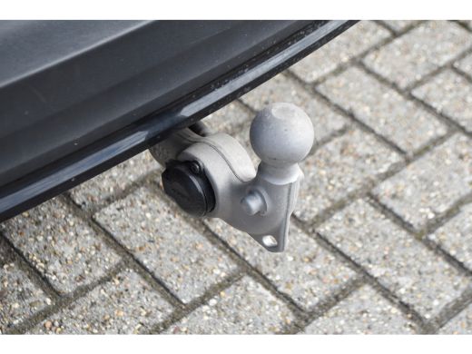 Volvo  XC40 B4 Plus Dark | HarmanKardon | Trekhaak | Elektrische Stoel met Geheugen | ActivLease financial lease