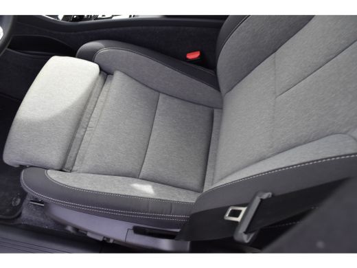 Volvo  XC40 B4 Plus Dark | HarmanKardon | Trekhaak | Elektrische Stoel met Geheugen | ActivLease financial lease