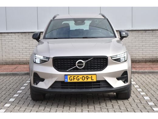 Volvo  XC40 B4 Plus Dark | HarmanKardon | Trekhaak | Elektrische Stoel met Geheugen | ActivLease financial lease