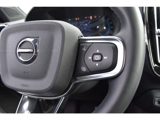 Volvo  XC40 B4 Plus Dark | HarmanKardon | Trekhaak | Elektrische Stoel met Geheugen | ActivLease financial lease