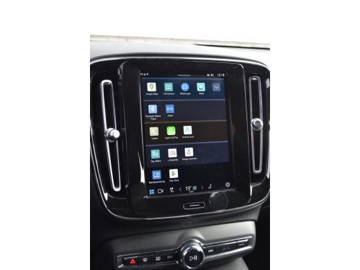 Volvo  XC40 B4 Plus Dark | HarmanKardon | Trekhaak | Elektrische Stoel met Geheugen | ActivLease financial lease