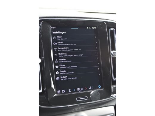 Volvo  XC40 B4 Plus Dark | HarmanKardon | Trekhaak | Elektrische Stoel met Geheugen | ActivLease financial lease