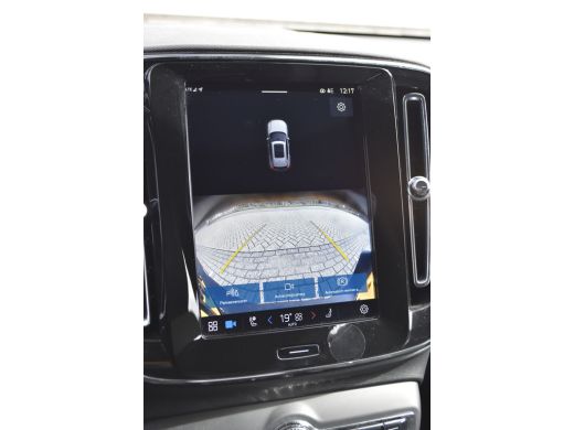 Volvo  XC40 B4 Plus Dark | HarmanKardon | Trekhaak | Elektrische Stoel met Geheugen | ActivLease financial lease