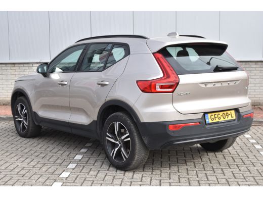 Volvo  XC40 B4 Plus Dark | HarmanKardon | Trekhaak | Elektrische Stoel met Geheugen | ActivLease financial lease