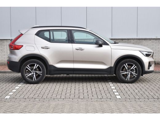 Volvo  XC40 B4 Plus Dark | HarmanKardon | Trekhaak | Elektrische Stoel met Geheugen | ActivLease financial lease