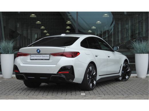 BMW i4 eDrive40 High Executive M Sport / Schuif-kanteldak / Comfort Access / Stoelverwarming / Adaptieve... ActivLease financial lease